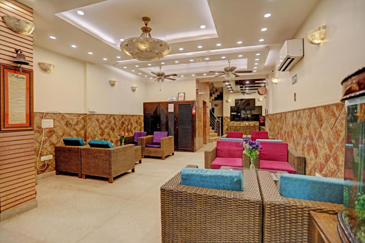Staybook Hotel Atlanta New Delhi Train Station Exterior photo